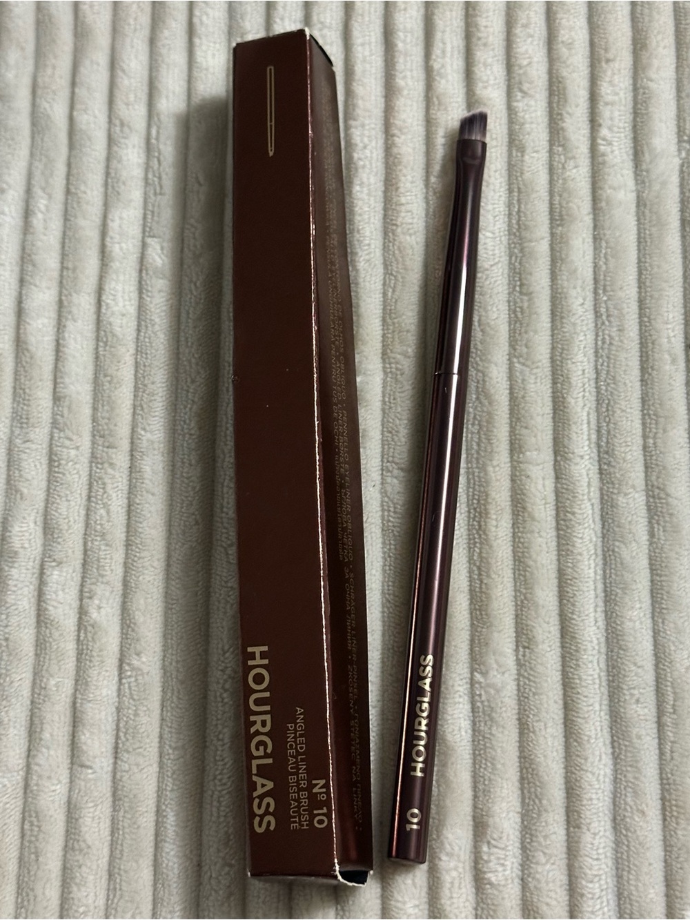 Hourglass Angled Liner Brush No 10